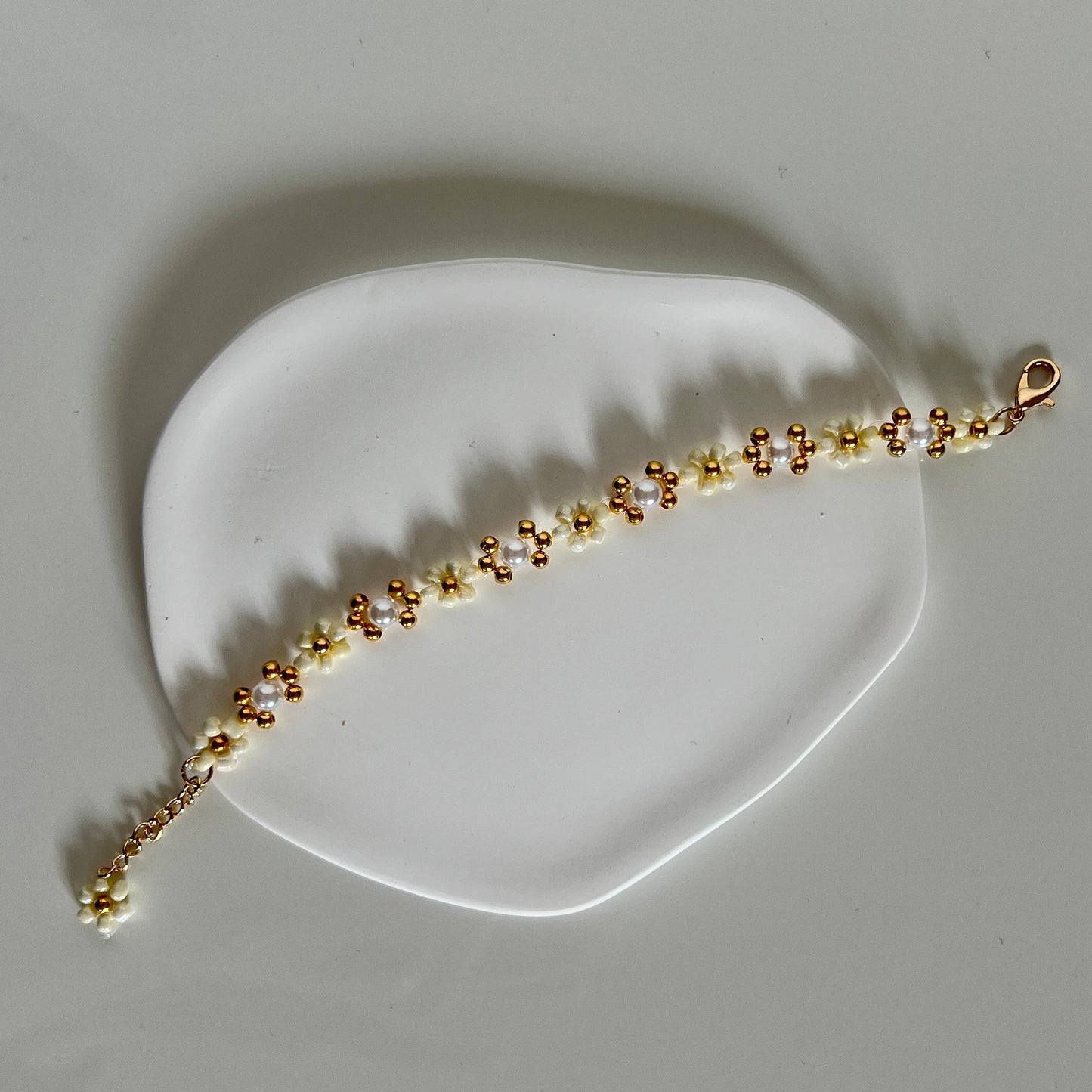 Buttermilk Lemon Pearl Armband
