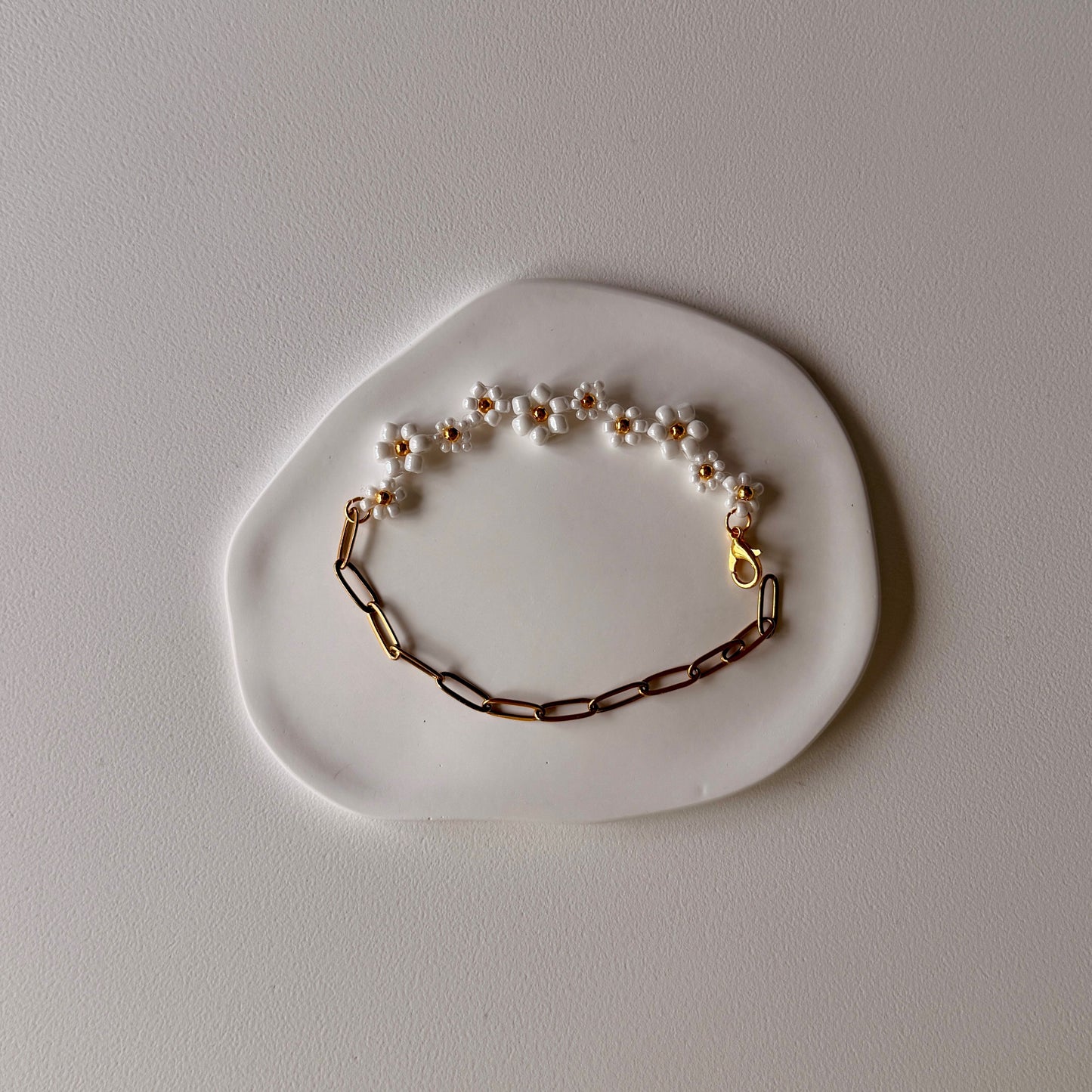 Cloud Bloom Armband